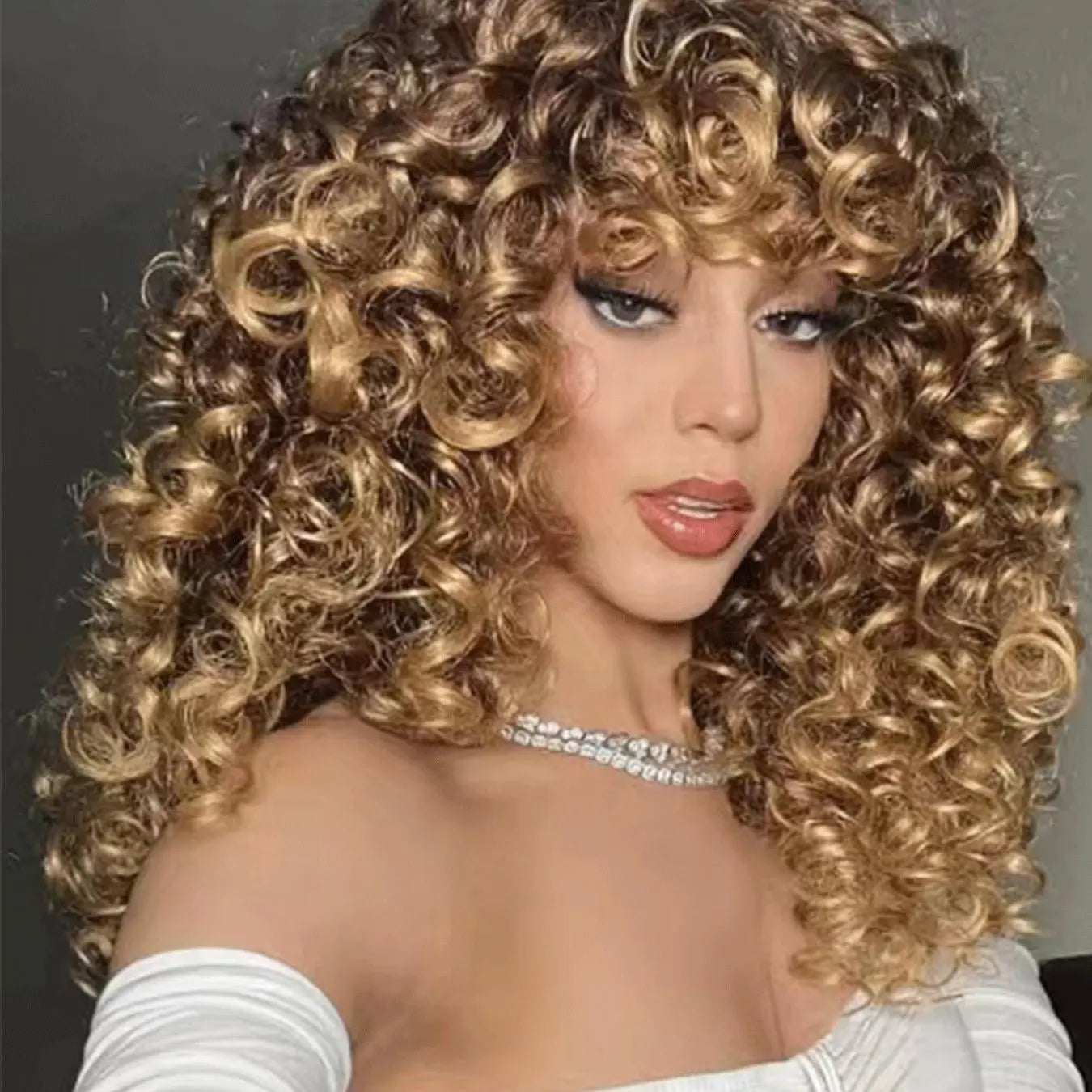 18 Inch Synthetic Heat Resistant Wigs, 1 Piece Curly Wigs with Bangs for Daily, Cosplay, Anime or Costume Party, Striking Natural Fluffy Hair Wigs with Bangs for Daily & Party Hairstyle Decoration